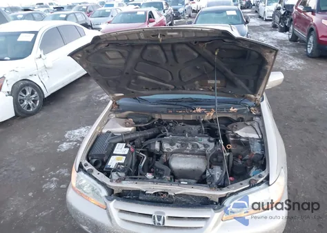 2001 Honda Accord 2.3 Lx z USA, uszkodzony, nr VIN 1HGCG66561A086717